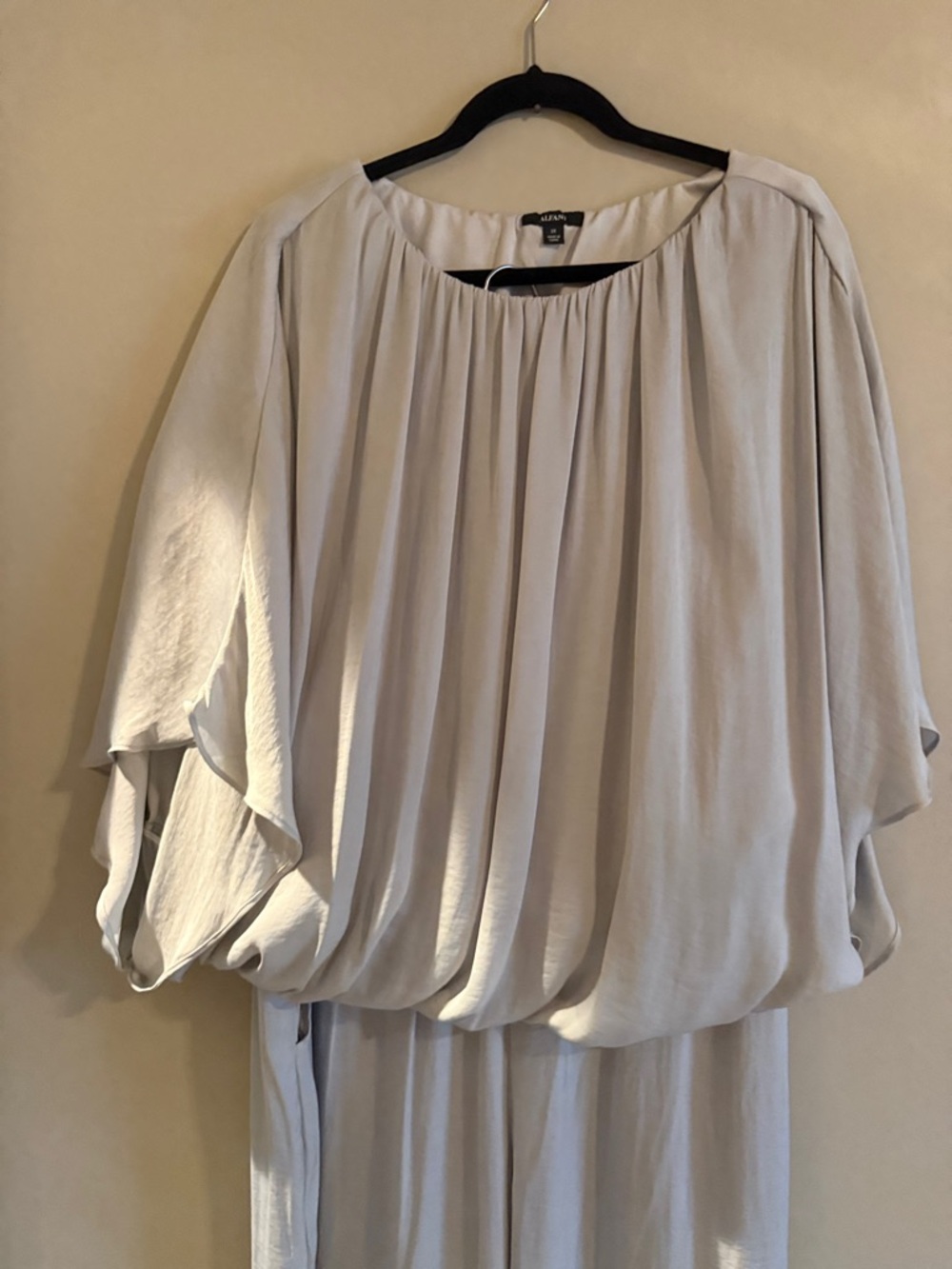 Alfani Light Gray Billow Two Piece Outfit - Picture 3 of 9